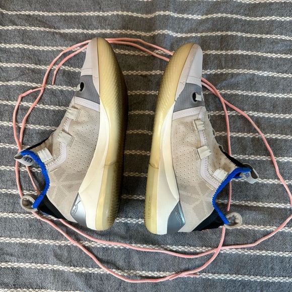 Kobe AD Vast grey/Moon Particle size 9.5 - Picture 9 of 15